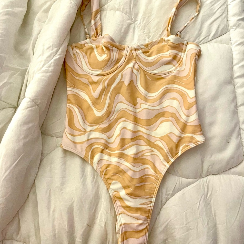 Never been worn Abercrombie & Fitch one piece bathing suit. Size XS.